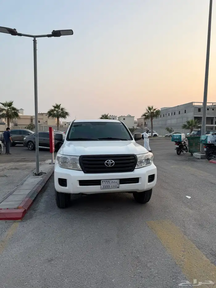 لاندكروزر 2013 1