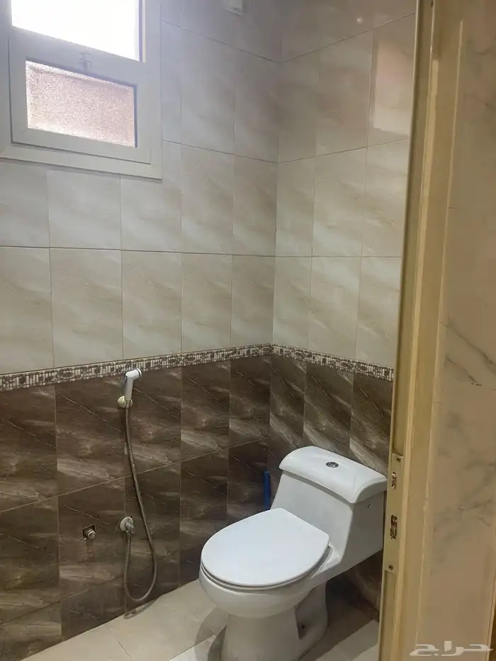 (غرفه) ارضيةبحي النهضة بالرياض للايجار 1500 ريال شهريا 1