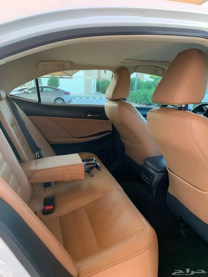 لكزس IS350 ممشى قليل 10