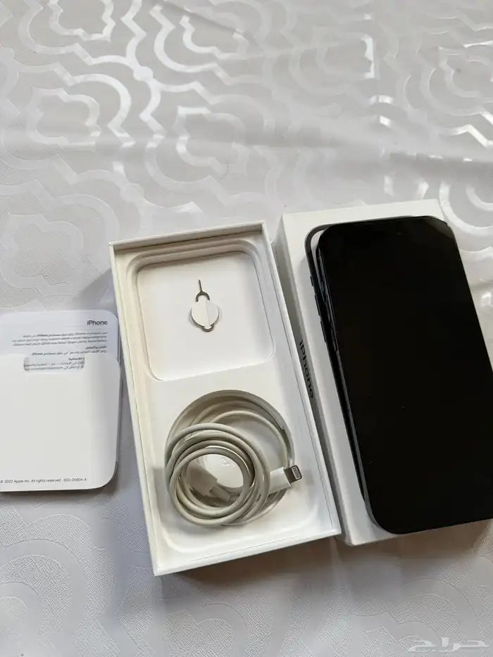 للبيع آيفون 14 برو اسود 256 3