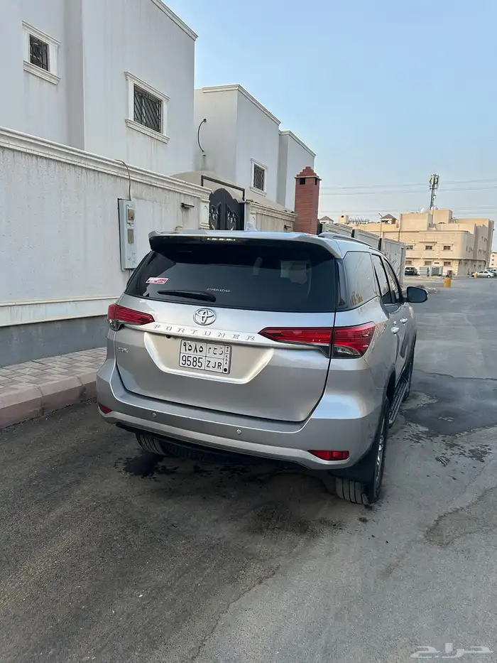 ((ديزل)) فورتشنر دبل 2022 فضي نظيف جدا 1