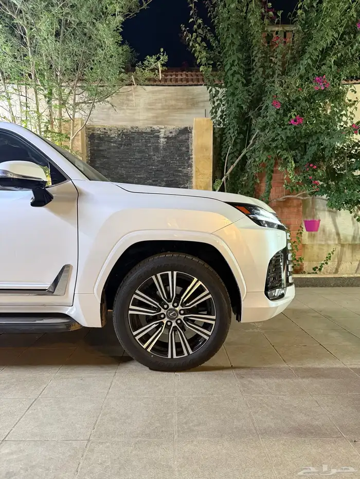لكزس Lx600 BB 2025 اصفار 6