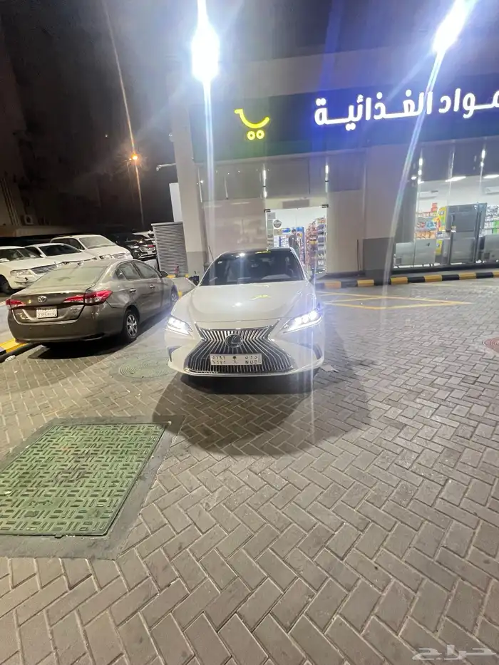 لكزس es2021 5