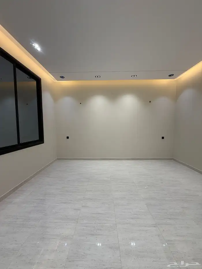 للبيع روف علويه بمدخل مستقل وشقه ارضيه مقابل نادي ضمك 8