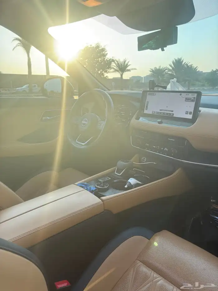 نيسان إكس تريل فل كامل سقف اسود جلد جملي 22