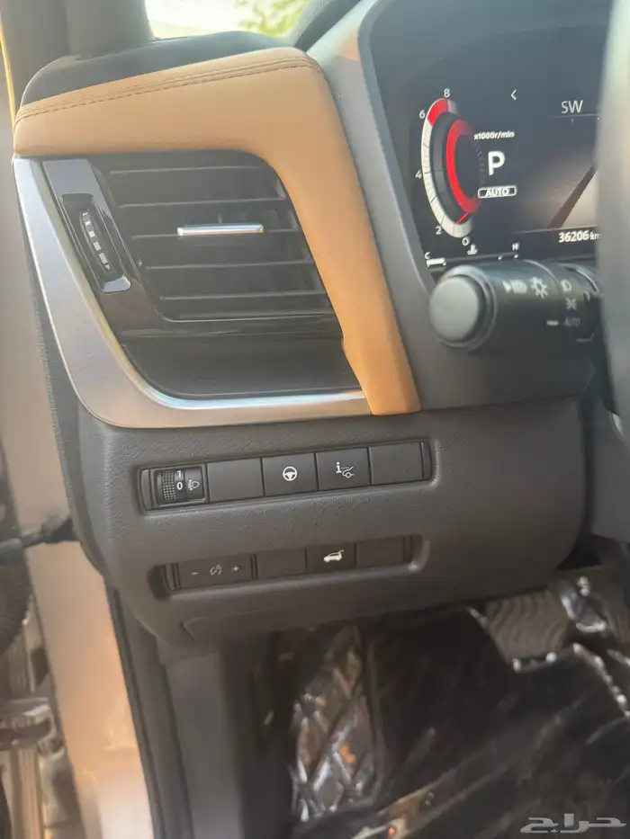 نيسان إكس تريل فل كامل سقف اسود جلد جملي 13