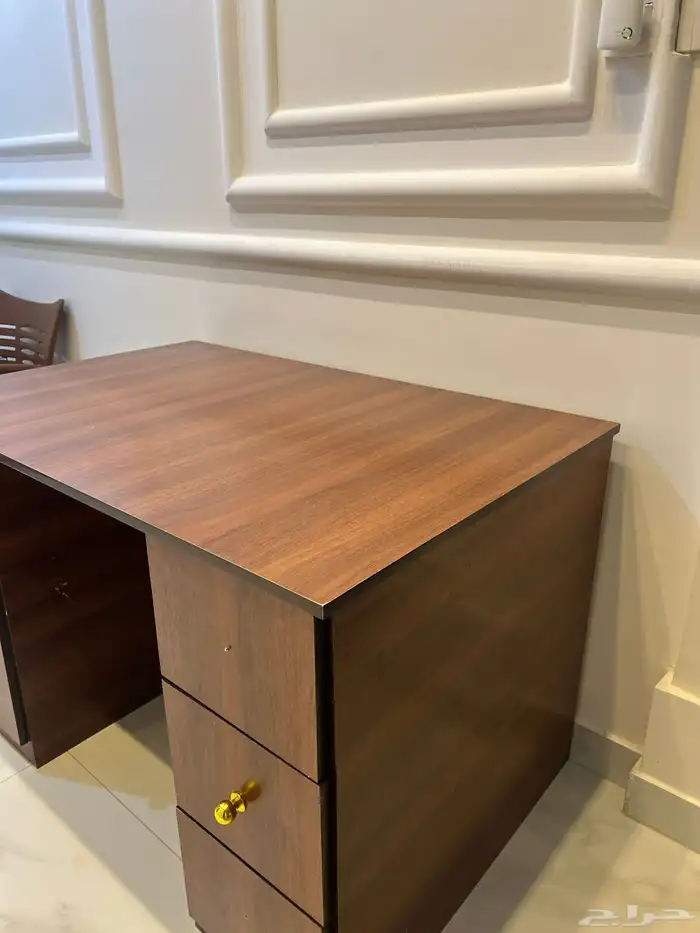 طاولة مكتبية 2