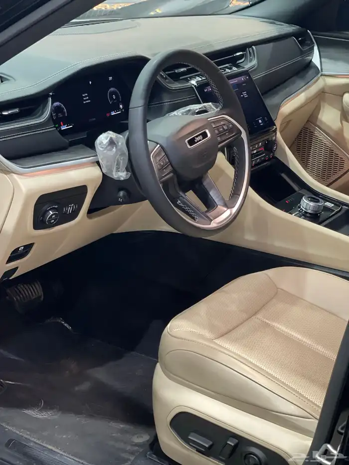 جراند شروكي ليمتد بلس V6 2024 5