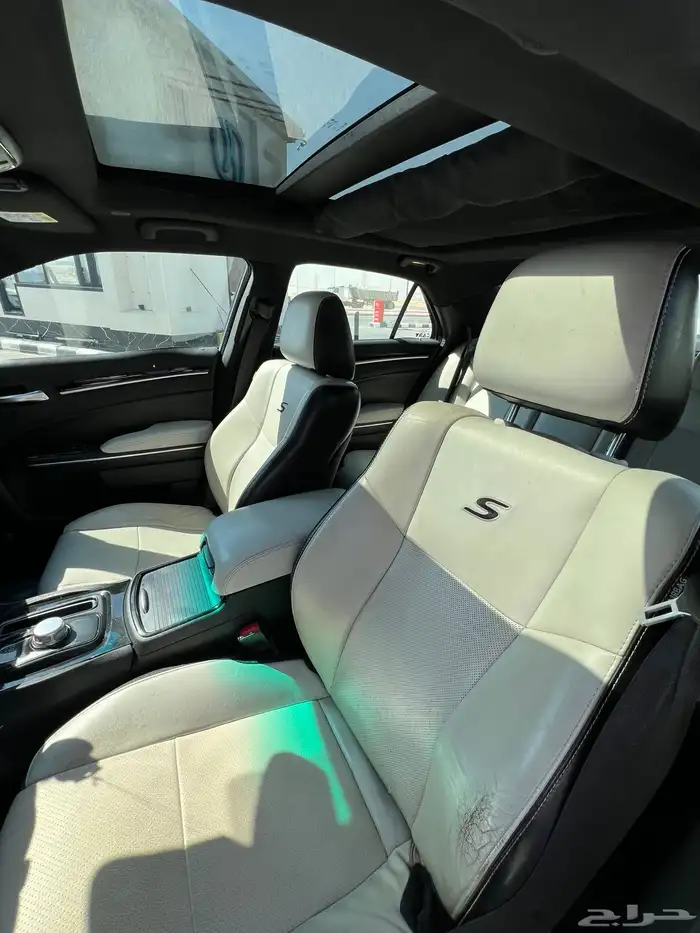 للبيع كرايزلر 2018 - C300s 19