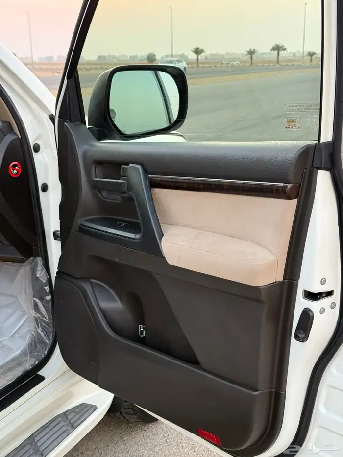 جيب لاندكروزر 2011((مخزن )) 34