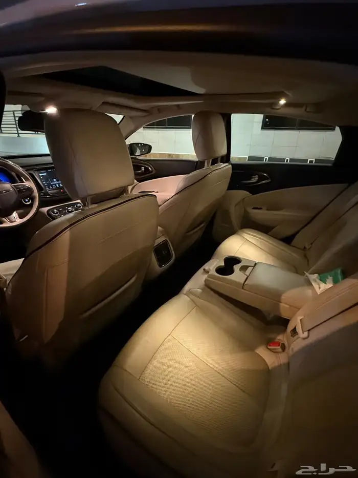 للبيع كرايزلر C200 موديل 2016 12