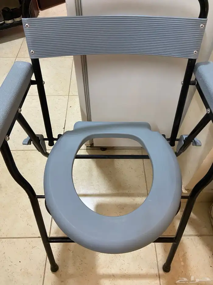 كرسي مرحاض لذوي الإحتياجات الخاصة 0