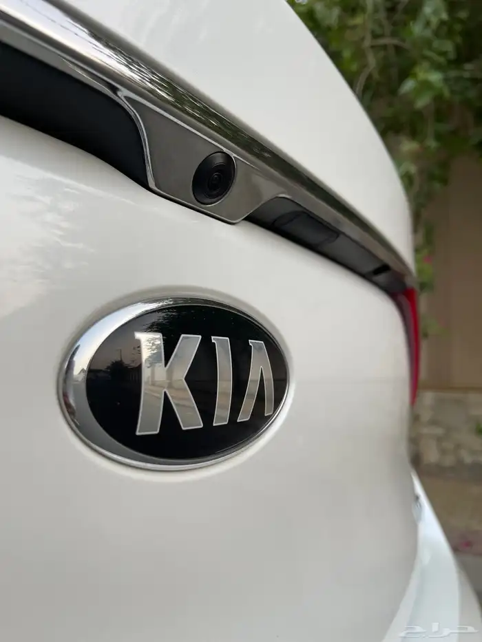 كيا كادينزا 2018 شبه الاصفار 32