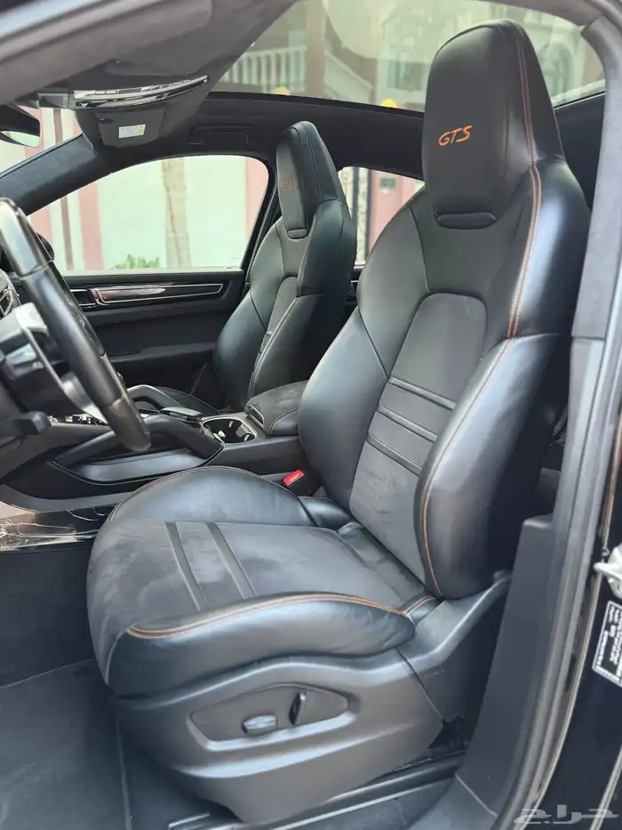 PORSCHE CAYENNE GTS 2022 17
