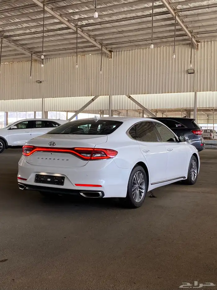 هيونداي ازيرا 2019 بنزين 5