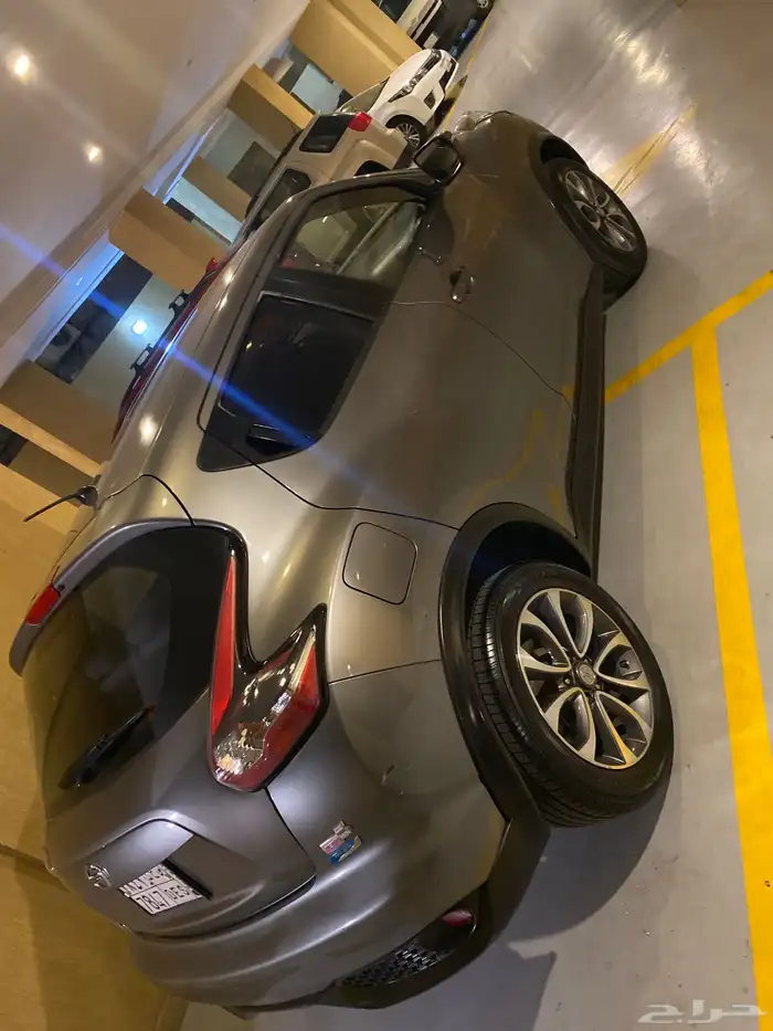 نيسان جوك ممشى قليل و يحمل لوحة ( س ع د ) 1