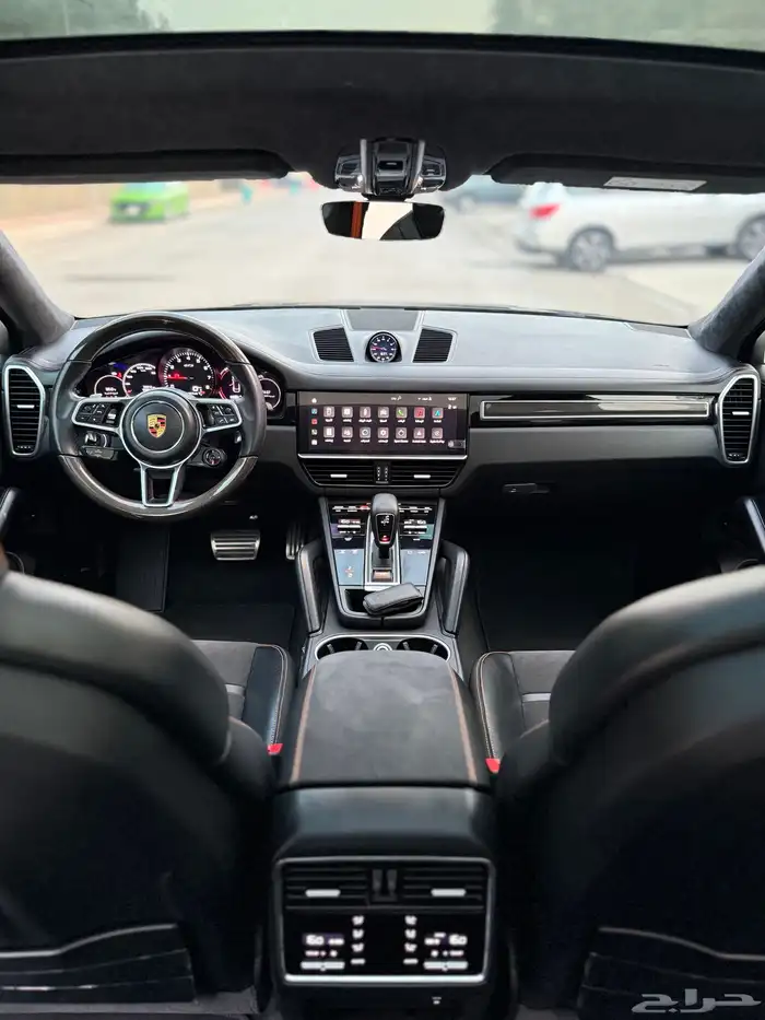 PORSCHE CAYENNE GTS 2022 31