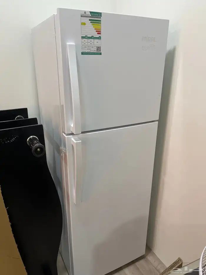للبيع ثلاجة ميرال 8.9 قدم 5