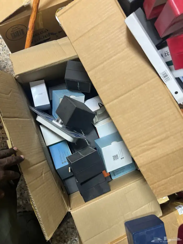 بضاعة عبارة عن ساعات راديو مكاين حلاقه وغيرها واكسسورات 4