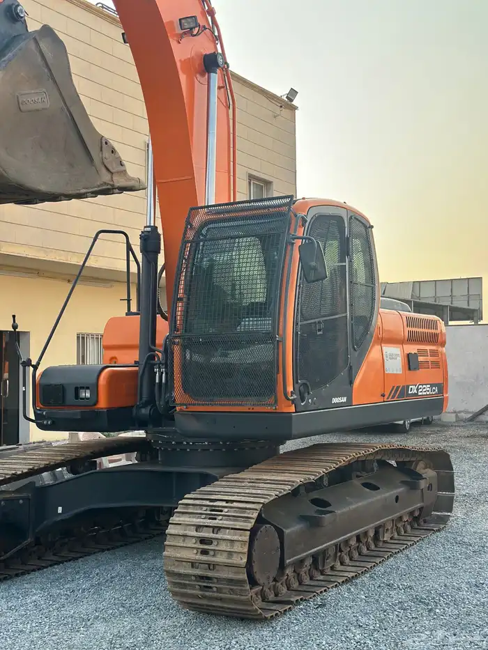 بوكلين دوسان مقاس 225 كوري سعودي ديزل موديل 2021 5