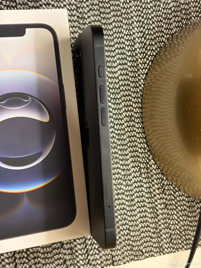 ايفون 16e اخو جديد 4