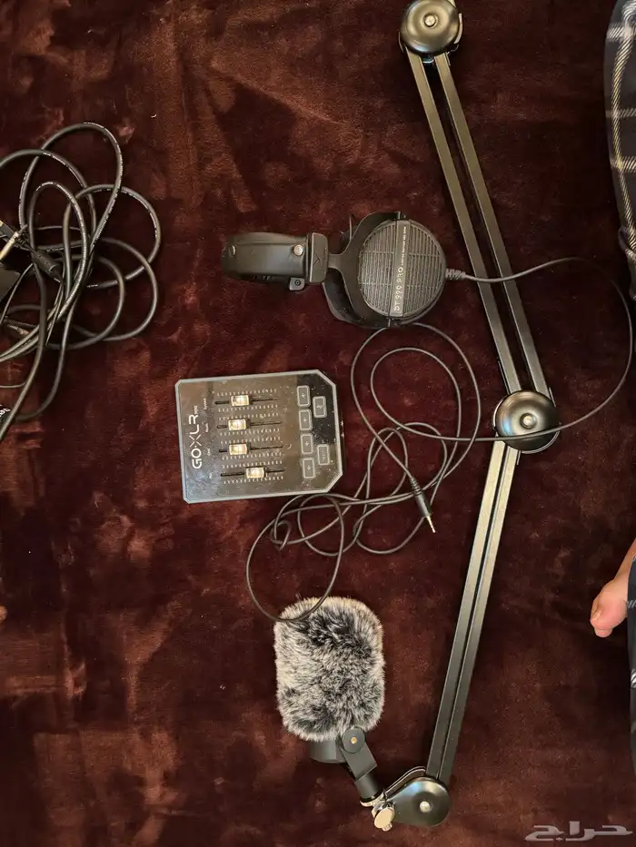 dt 990 pro 250 ohm   goxlr mini   podmic   psa 1 stand 5