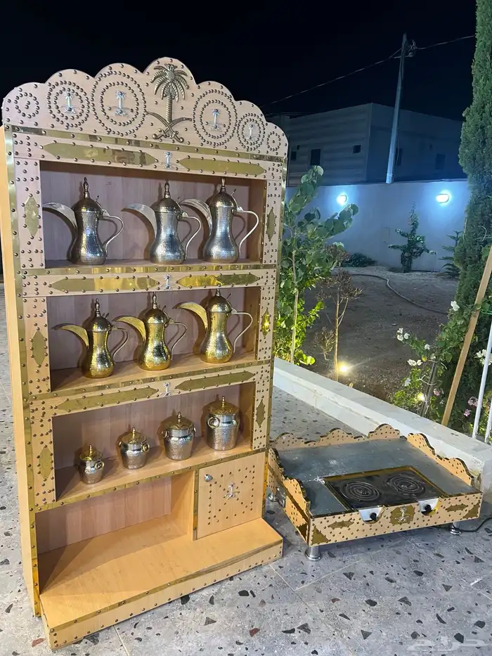 رف مع دلال وجميع اغراضها 0