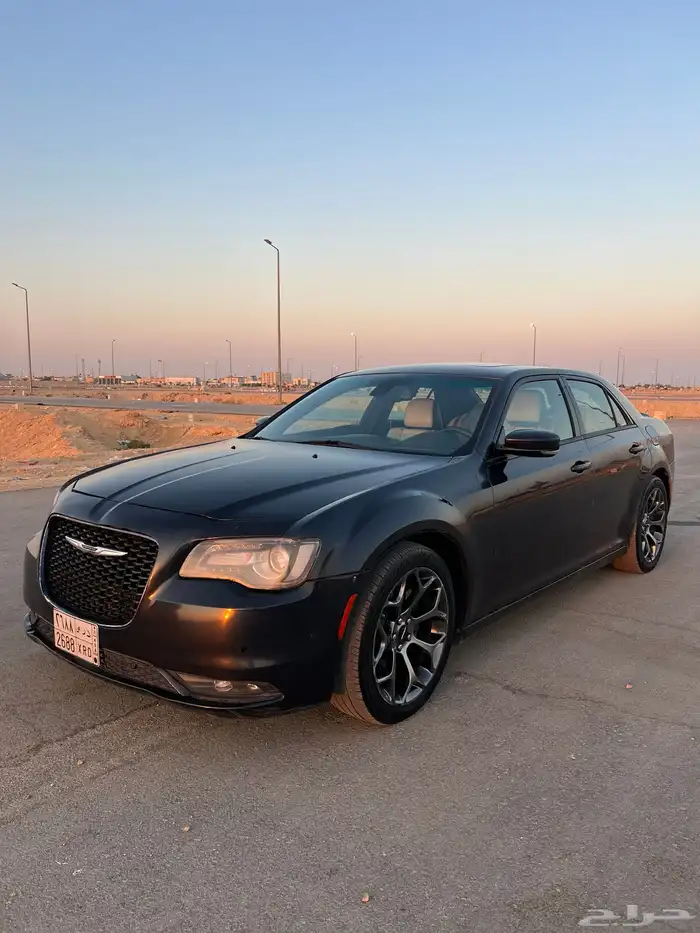 للبيع كرايزلر 2018 - C300s 3