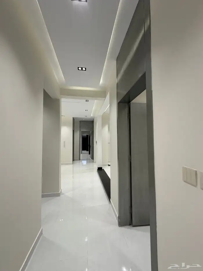 للبيع شقق بمداخل سياره بحى المعارض خميس مشيط 13