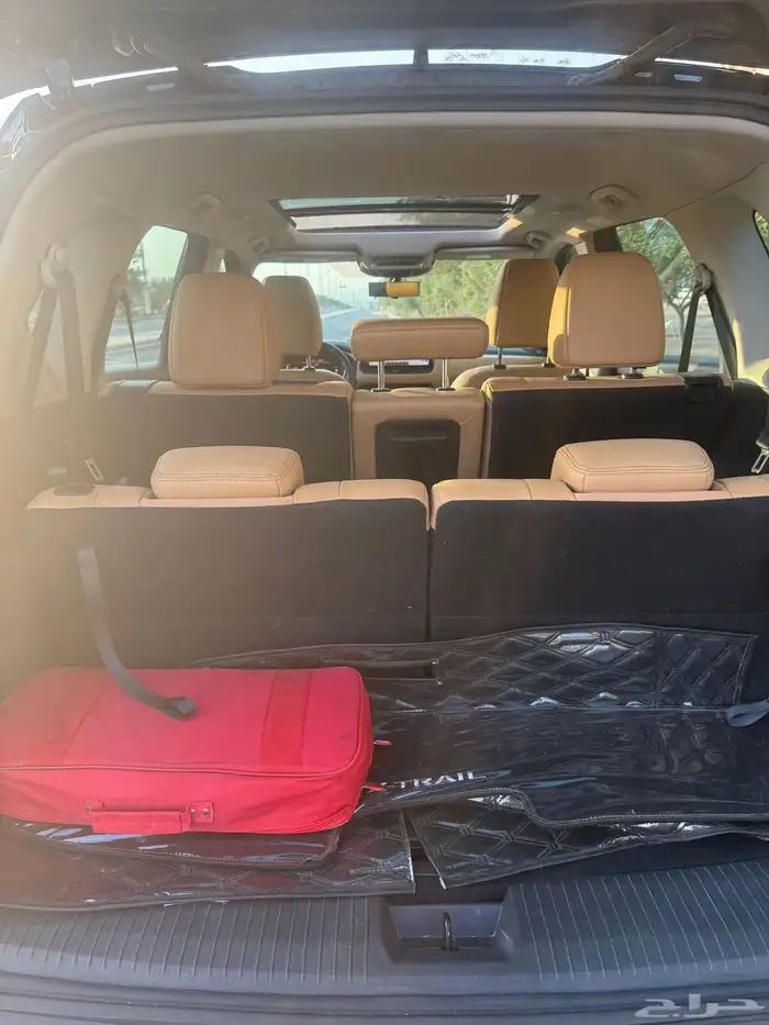 نيسان إكس تريل فل كامل سقف اسود جلد جملي 31