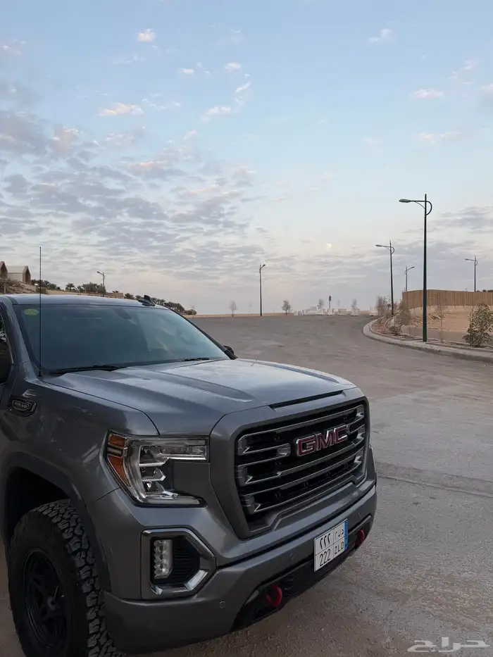 سييرا AT4 نظيف رمادي 7