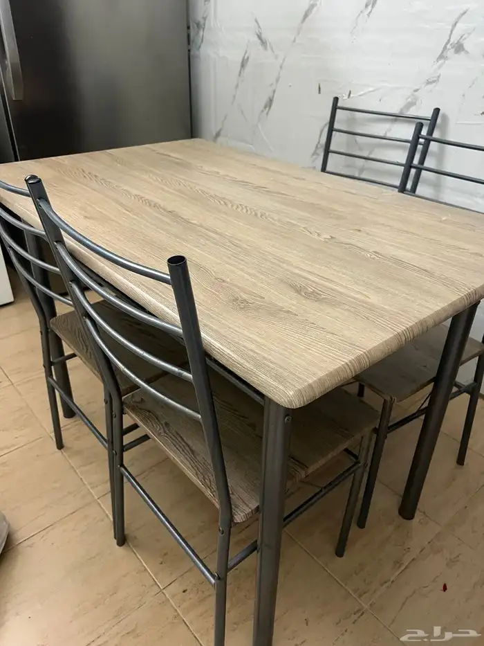 طاوله من هوم بوكس باربعه كراسي 0