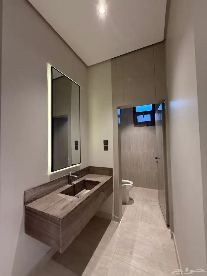 للبيع روف علوي 9 غرف سعر 750 الف قرب ضمك وكوبري باحص 5