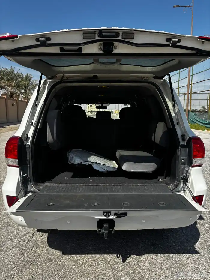 تيوتا لاندكروزر 6