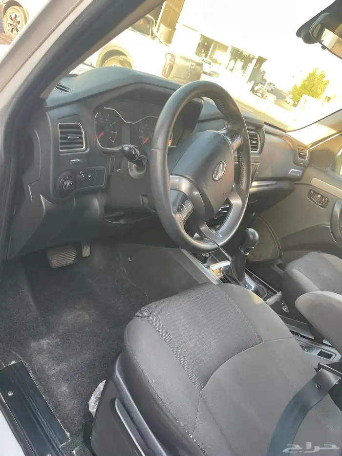 وانيت مهانيدرا 2022 ديزل قير اوتامتيك للبيع او الايجار 7