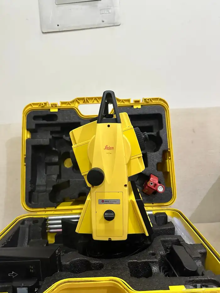 جهاز مساحة توتل استيشن لايكا بلدر 502 4