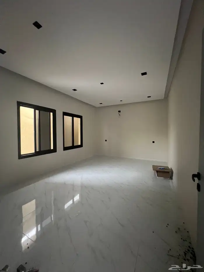 دور جديد للبيع بالعوينة موقع ممتاز وعلى الكود السعودي تامين 10