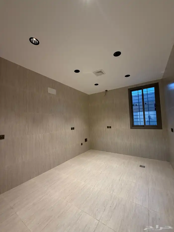 للبيع روف علوي 9 غرف سعر 750 الف قرب ضمك وكوبري باحص 11