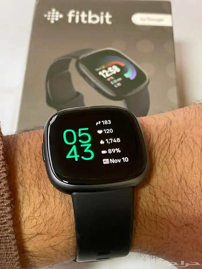 ساعة Fitbit Versa 4 الأصلية 2