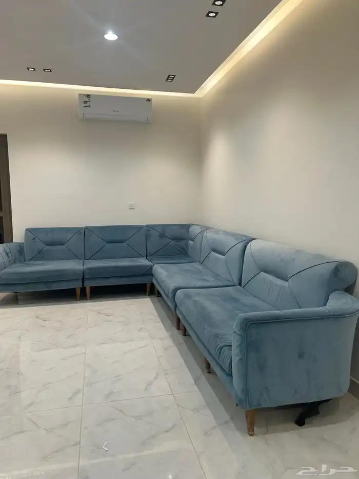 كنب بحالة جيدة (يوجد حرق بسيط على الجنب ومقطوع من تحت) 4