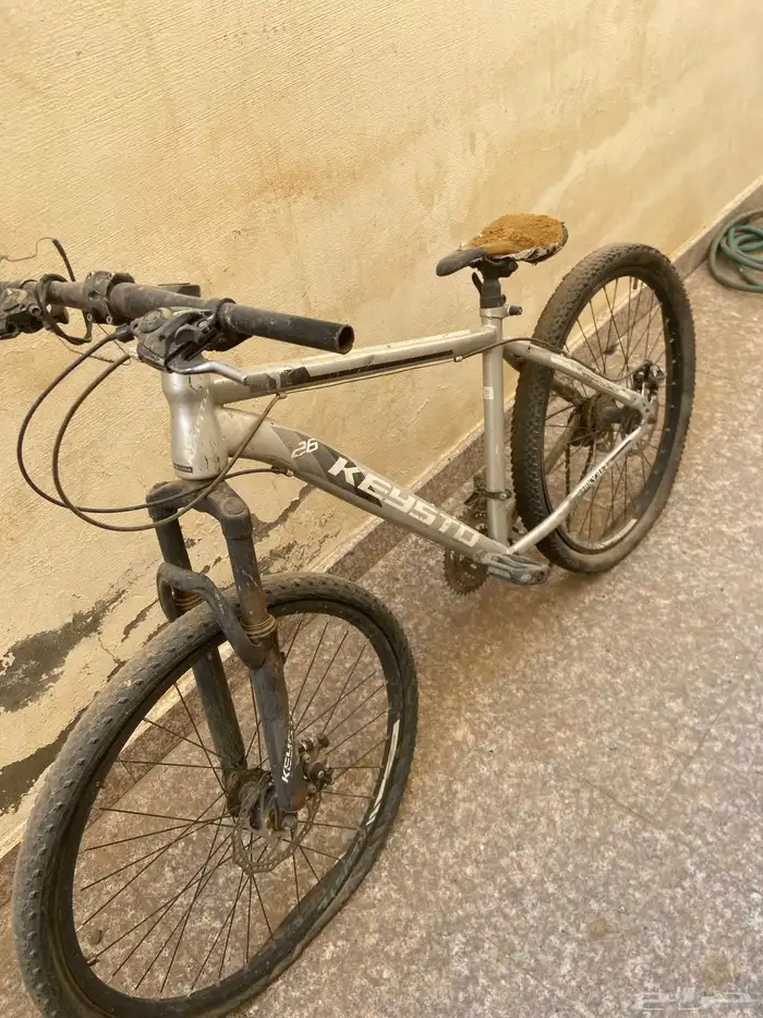 دراجه رياضيه للبيع عالسوم مقاس 26 0