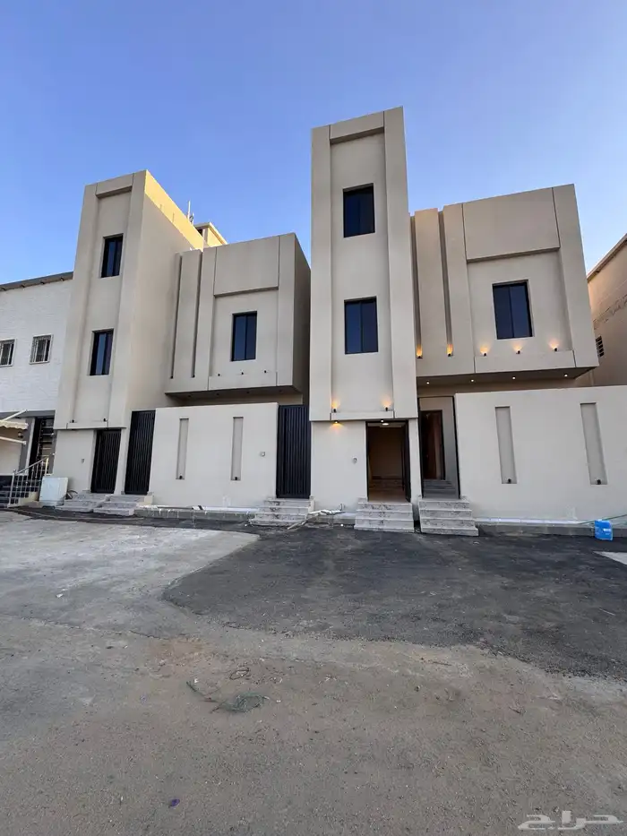 للبيع روف علوى يفتح على برحه مسجد من 680 الف 8 غرف 2