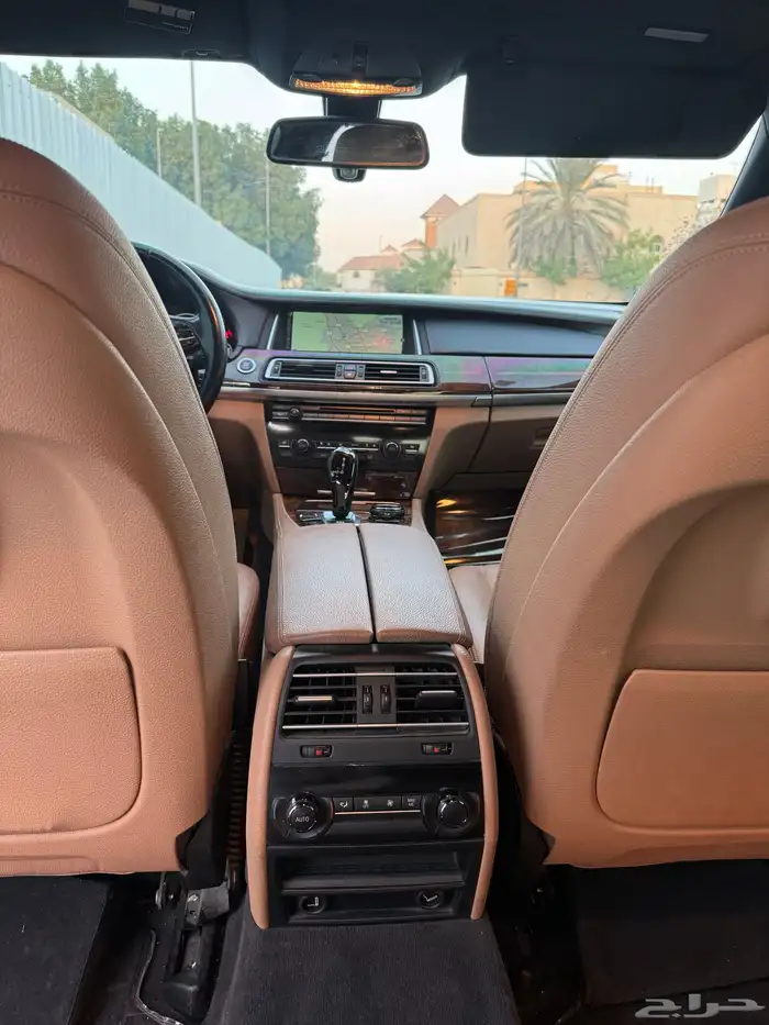 ابيض bmw 2014 الفئة 730 العملية 7