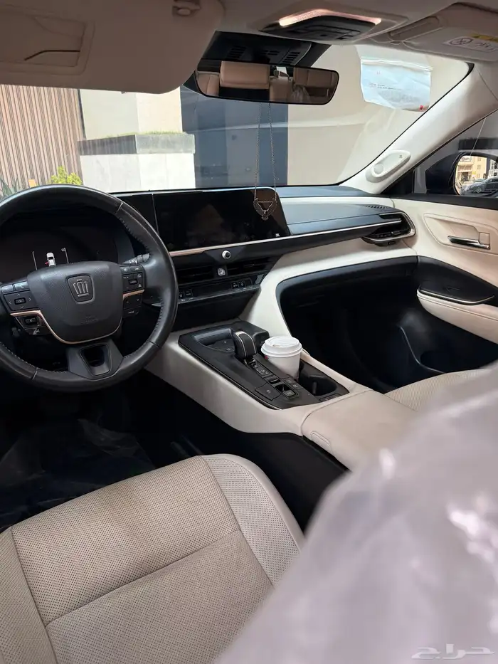 تويوتا كراون 2023 لون رمادي 1