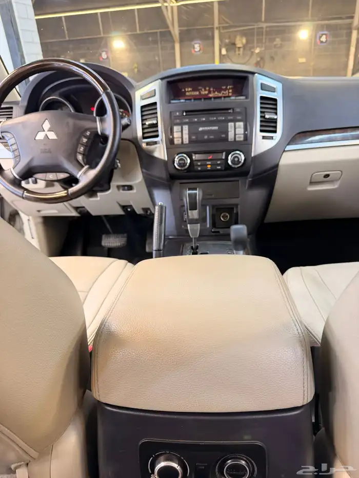 للبيع جيب باجيرو 2015 24