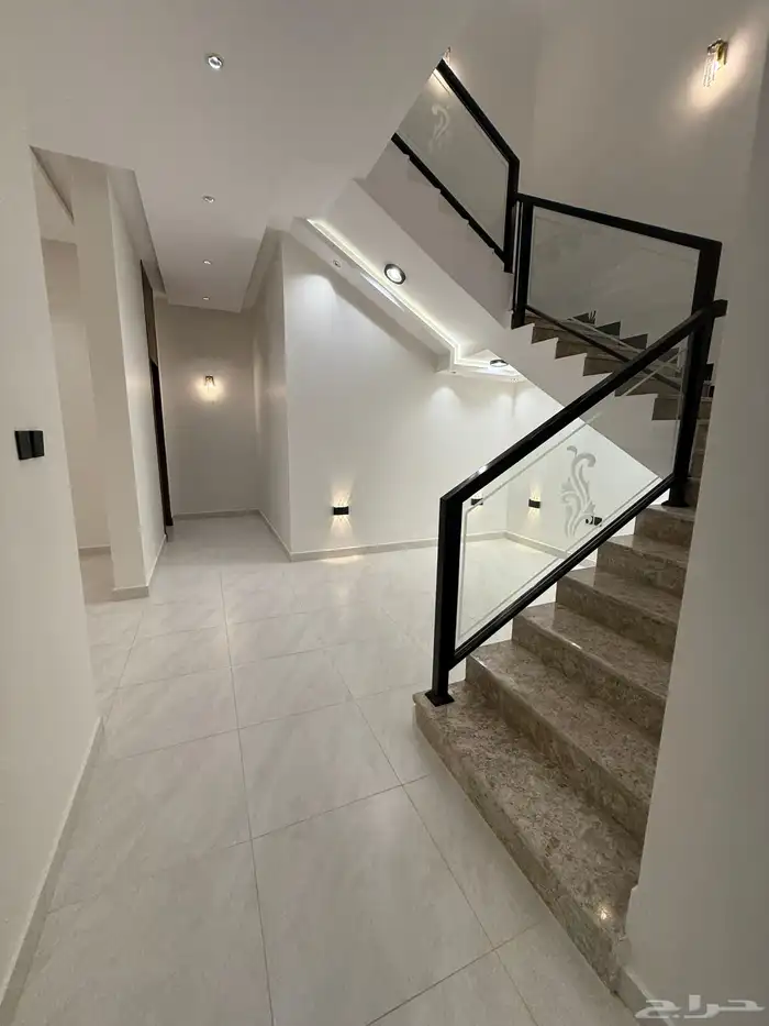 للبيع ارواف ارضيه وعلويه بحوش وسطح خاص الزهور المحاله ابها 31