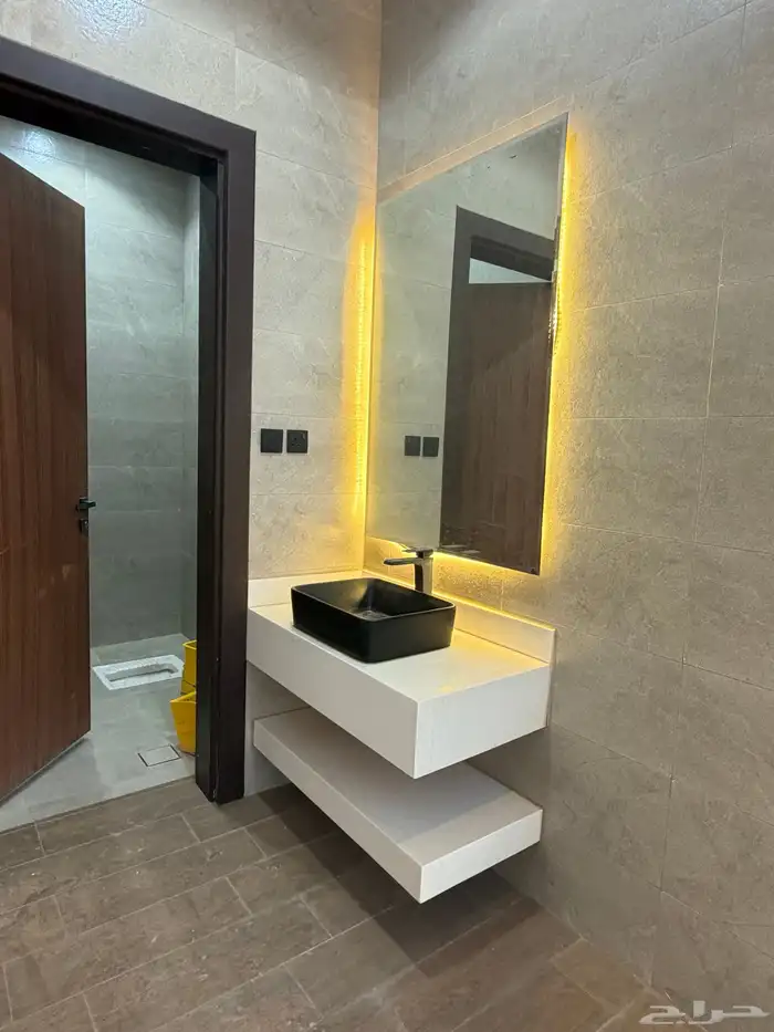 للبيع فيلا كبيره مودرن البكيريه حي الرياض 13