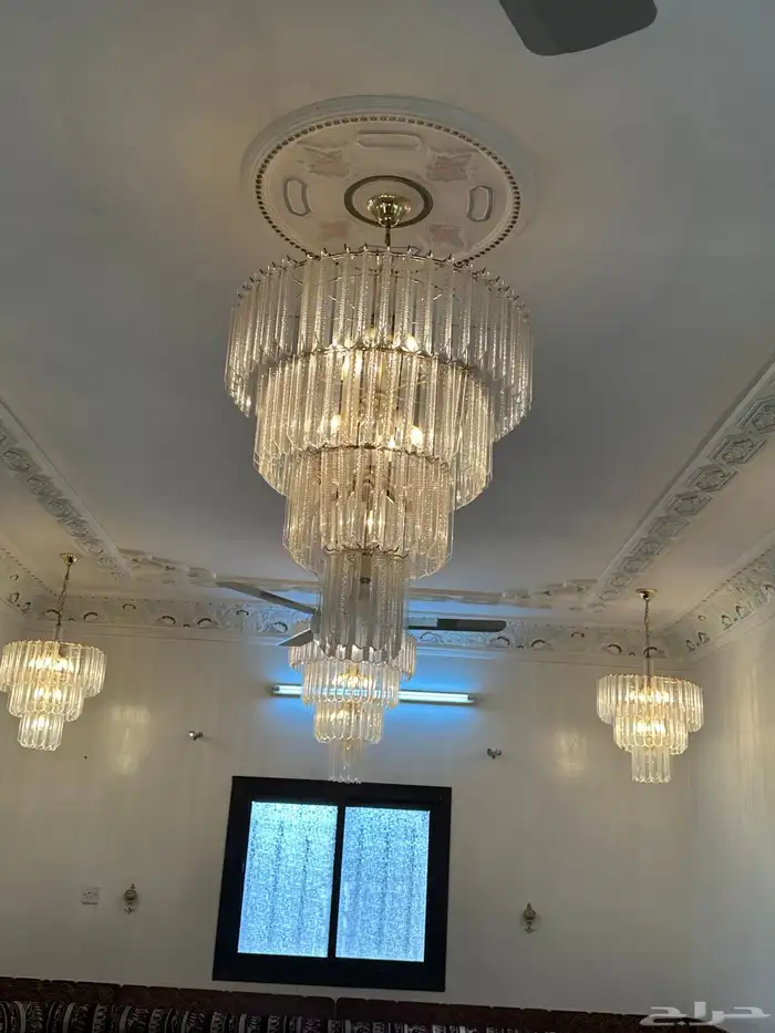 ثريات صوره منها ست حبات صوره ثانيه منها ثمان حبات 1