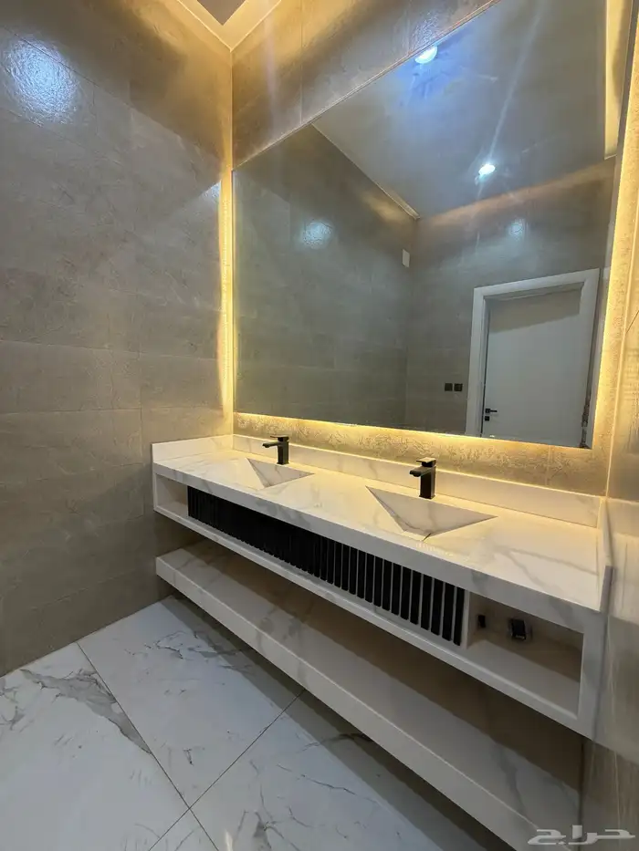 للبيع فيلا كبيره مودرن البكيريه حي الرياض 17