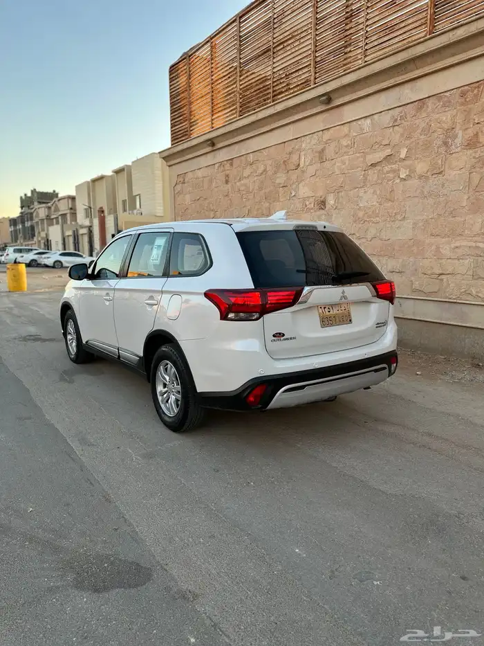 مستبيشى اوتنلاندر 2019 3